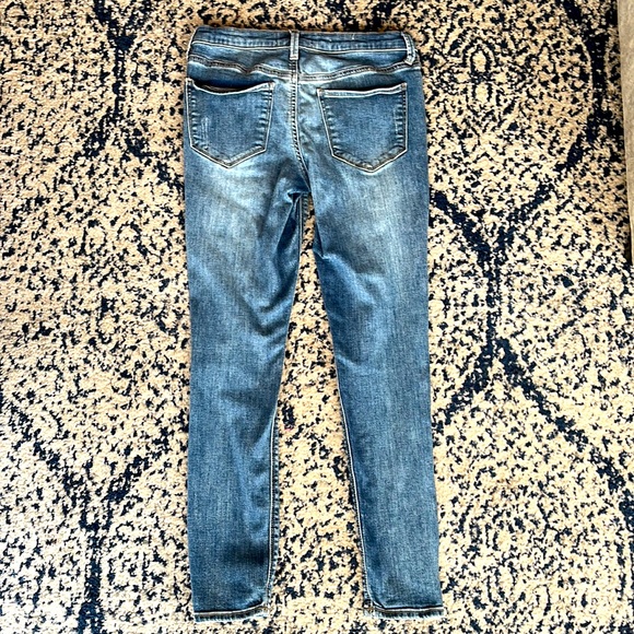 Mudd Stretch Distressed Jeggings - Picture 4 of 4